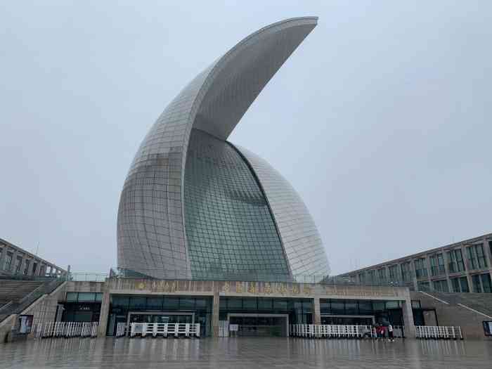 上海中国航海博物馆-"在滴水湖附近,外观像是船帆.参观航海博物.