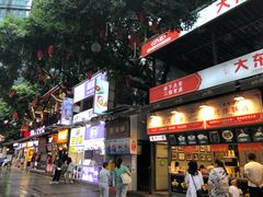 -八一路好吃街(雨田商务大厦店)