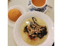 家乡雪菜肉丝拼虾米汤米粉-翠华餐厅(旺角文华商场店)