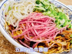 老北京炸酱面-门框胡同百年卤煮(新街口店)