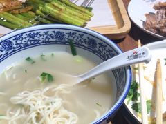 -东大桥小国抻面烧烤(长通路店)