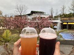 -茅草房·河畔园林火锅
