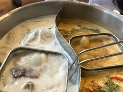 泰式冬阴功锅底-樾餐厅泰式海鲜火锅(民歌湖店)