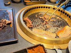 -铭牛烧肉·和牛海鲜自助(高新月牙湖店)