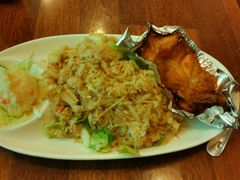 海鲜炒饭配蒜香鸡排-玛格萝妮比萨屋(四平店)
