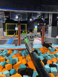 -蹦贝运动中心·蹦床·攀岩·闯关(龙岗店)