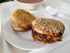 烧饼加肉-老磁器口豆汁店(天坛店)