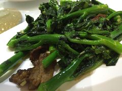 牛肉炒芥兰-德烨酒家