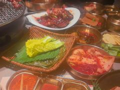-草家酱蟹炭火烤肉店(珲春南路一店)