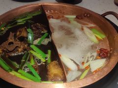 鸳鸯锅-京韵胡同·酱香羊蝎子火锅涮肉(长寿路店)