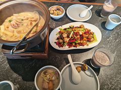 -五谷丰登农家院·地道胶东菜·海鲜烧烤(威海店)
