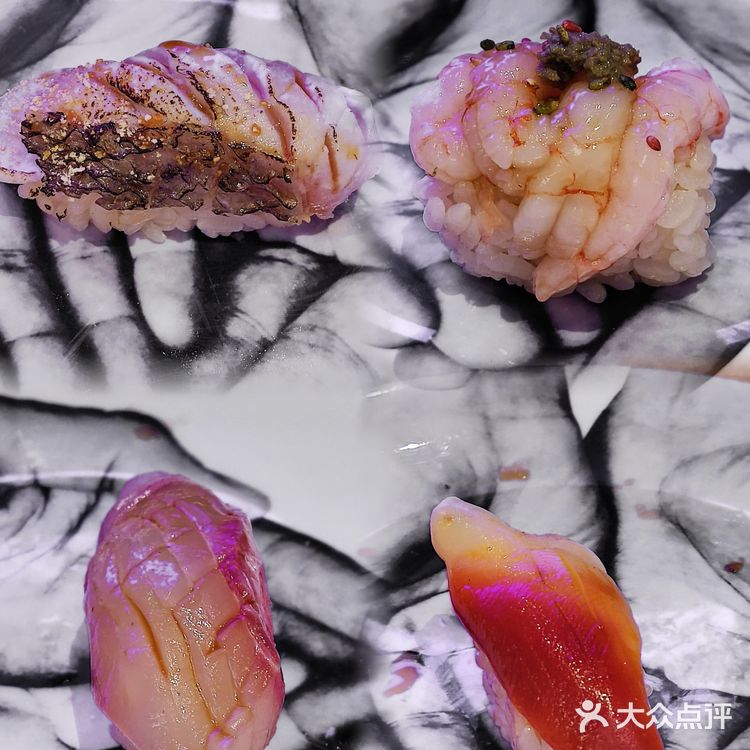 这家板前日料有点意思|三文鱼寿司只要6元,我可以随便炫~