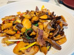 鲜掉眉毛的辣炒菌子-曼玉餐厅(正弘城店)