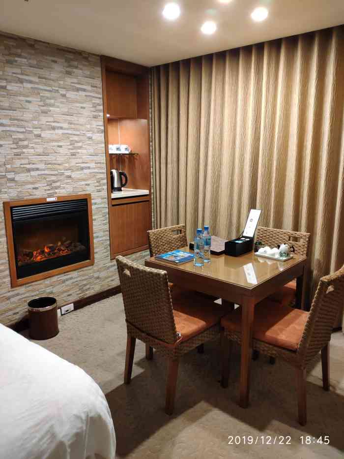 阿里山宾馆新馆-"非常幸运地被升级了房间,本来是只是预定了.