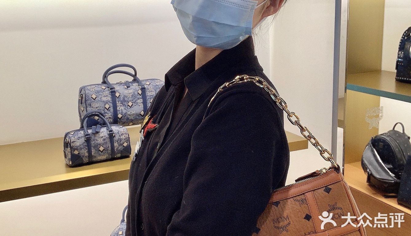 机场探店| 武汉机场专柜中秋4倍积分兑换