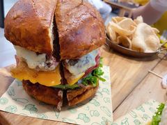 双蛋指椒牛肉汉堡-魏斯理汉堡(西安沣东吾悦店)