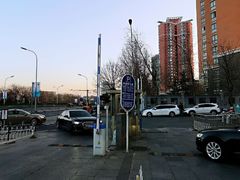 -悦邻百姓广场-停车场