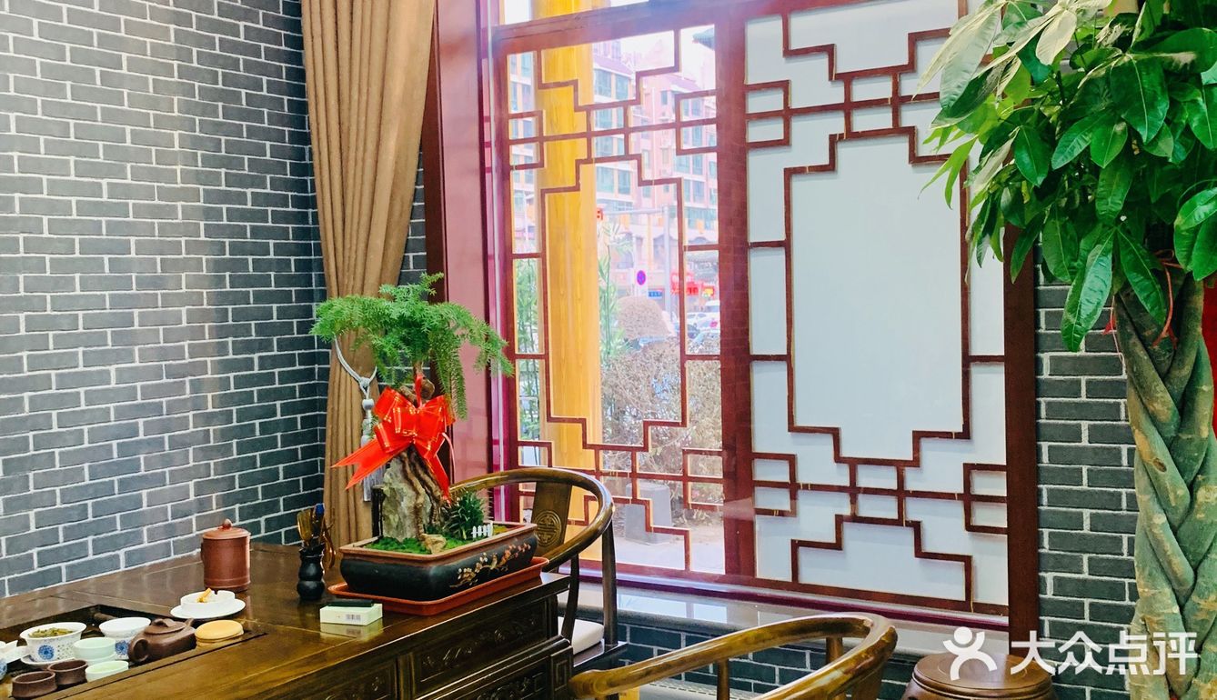 朋友今年想给家人订一桌不一样的年夜饭，他说有一家新开