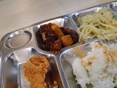 -同济大学本部学苑饮食广场