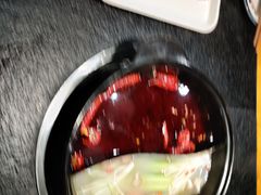 菌汤麻辣鸳鸯锅-两三事小郡肝串串香火锅(桂庙店)