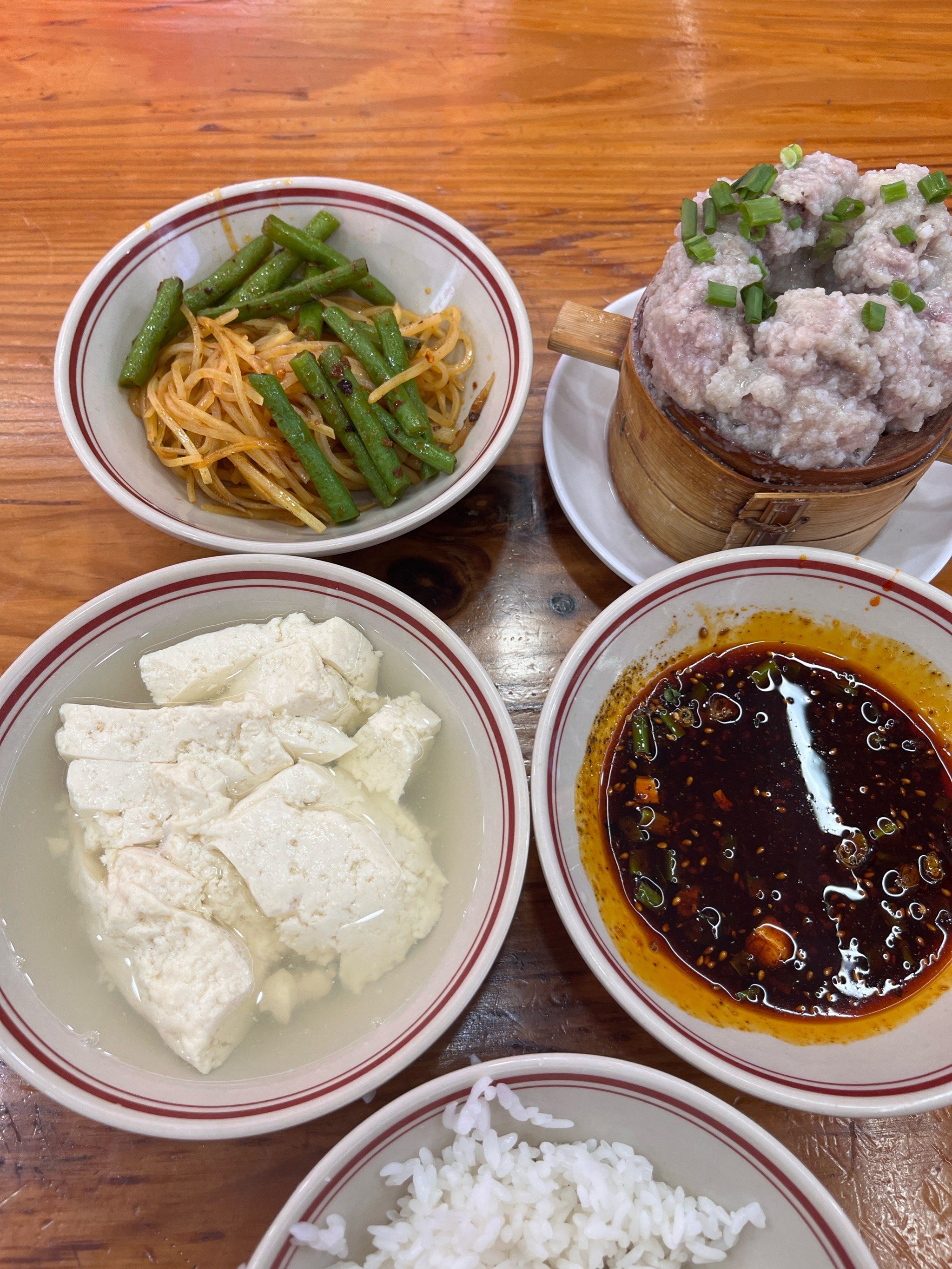 0元玩转这座城豆花饭好吃,我在宁波吃过比较出名的两家豆花饭,没占乙