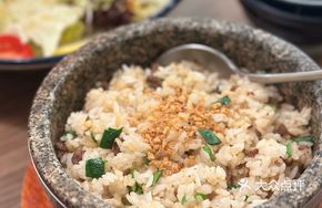 Beef Man's Signature Garlic Fried Rice