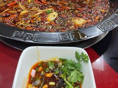 -烧哥美蛙肥肠鱼火锅·十五年社区店