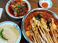 -肖四女乐山跷脚牛肉(南汇大学城生活广场店)