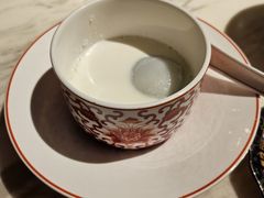 杏仁蛋白炖黑芝麻汤圆-新荣记(新源南路店)