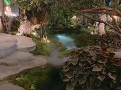 -Chom Cafe and Restaurant