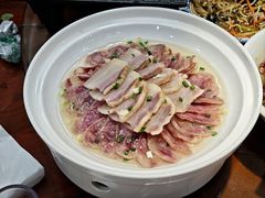 咸肉腊肠-八张桌子(老店)