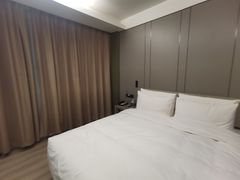 -西安大雁塔科技大学地铁站亚朵酒店