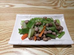 -喜鹊面馆·清汤牛肉面·卤味牛腱肉