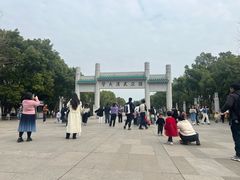 -武汉大学校门牌坊