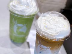 蓝丝绒飒雪拿铁-瑞幸咖啡(坪洲永辉超市店)