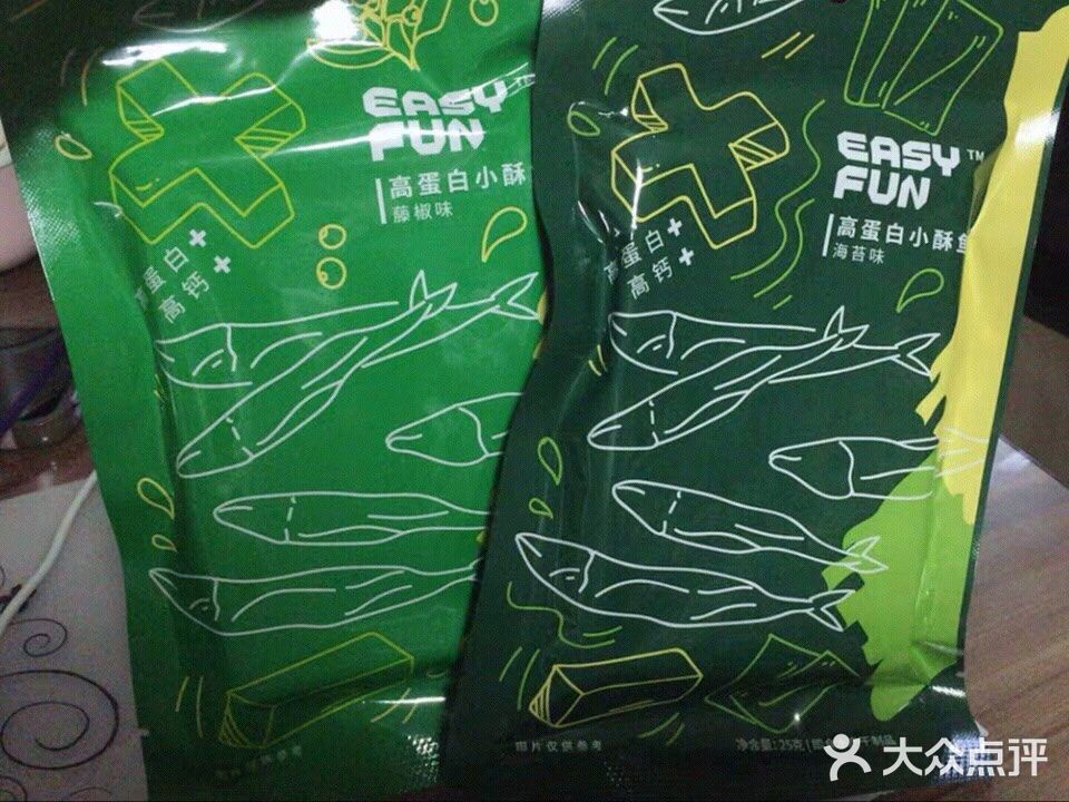 调味不重，个人更喜欢海苔味，香酥可口。藤椒味有些麻