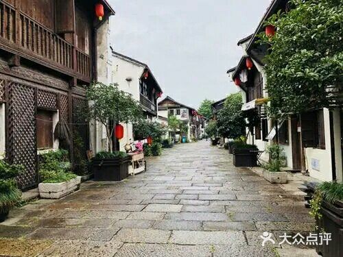 杭州的西湖太过于知名，以至于其他旅游景点的光芒很容易被遮挡