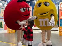 -m豆巧克力世界(上海世茂广场店)