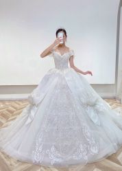 -予白婚纱礼服馆