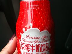 草莓牛奶-全家便利店(上体场站店)