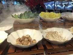 -金滏山烤肉·海鲜·火锅自助餐厅(襄阳万达店)