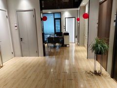 -百安居装修建材卖场(泰然店)