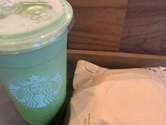 -星巴克臻选(上海虹桥新天地三店)