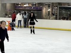 -冠军冰场CHAMPION RINK(环球银泰城店)