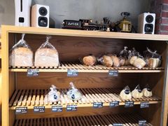 面包甜点陈列柜-啊噗吐呦现场烘焙(麦凯乐店)