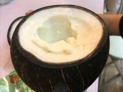 -志龙皇冠吃货椰子铺