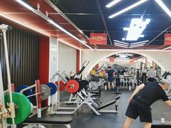 -英派斯健身旗舰店(海信国际中心馆)