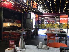 -龙巢盱眙龙虾·鸡煲·烧烤宵夜(坪洲店)