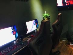 -SIX电竞·卓威600hz(闽江二路店)