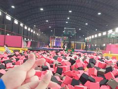 -嘿哟动霸CHUA·新潮玩运动娱乐中心·蹦床滑冰团建乐园